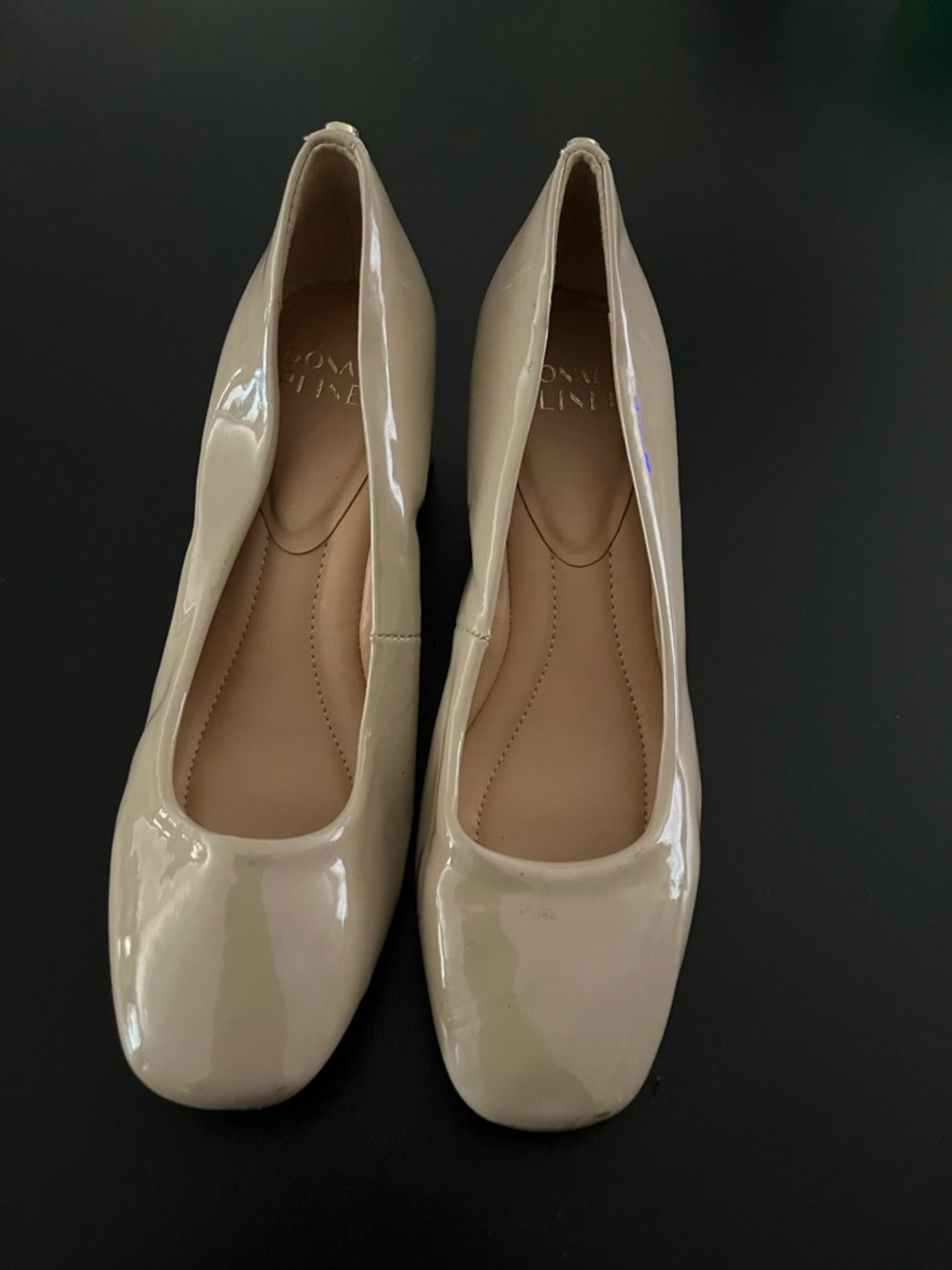 Donald J. Pliner Beige Patent Heels Size 6 New